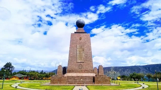mitad del mundo ecuador tourist place travel