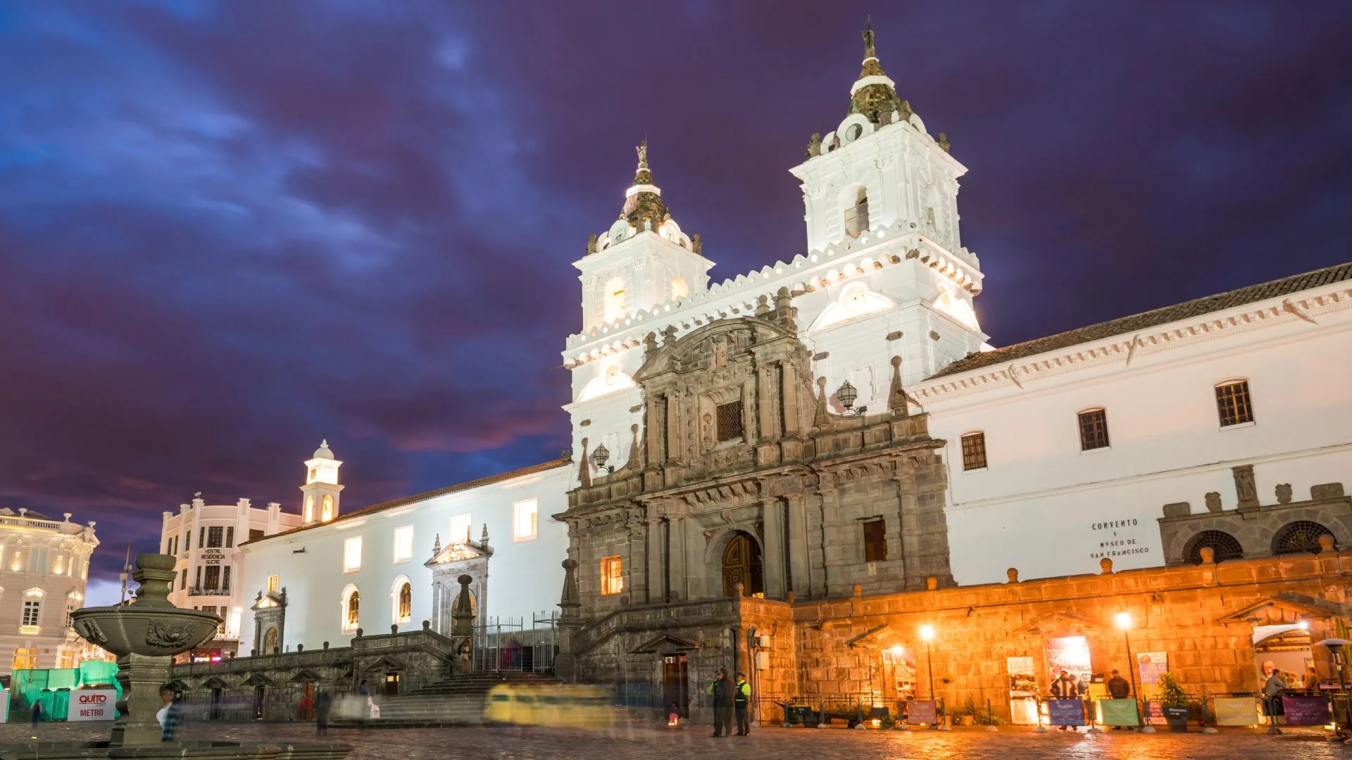 Plaza de San Francisco in the old town of Quito, Ecuador