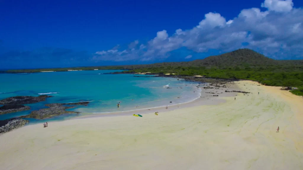 Santa Cruz-Ecuador travel advisory safety 2025  

