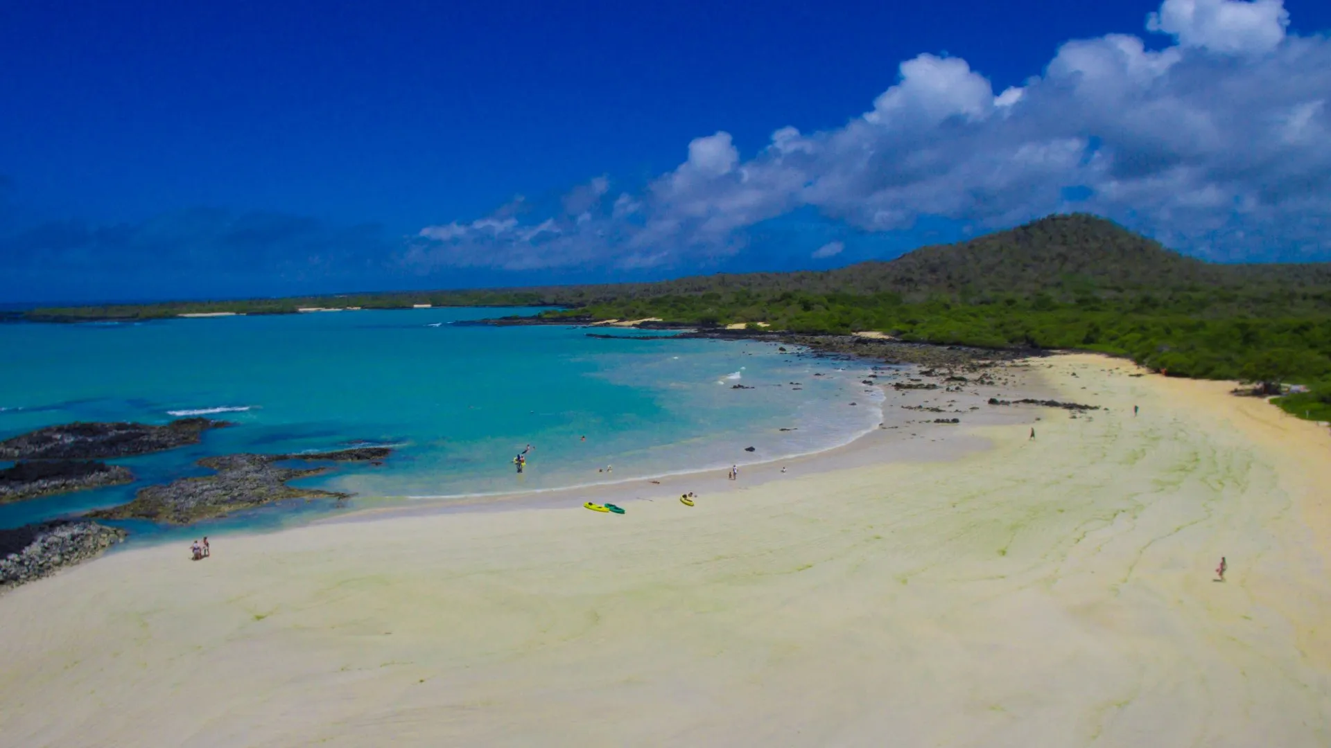 Santa Cruz-Ecuador travel advisory safety 2025