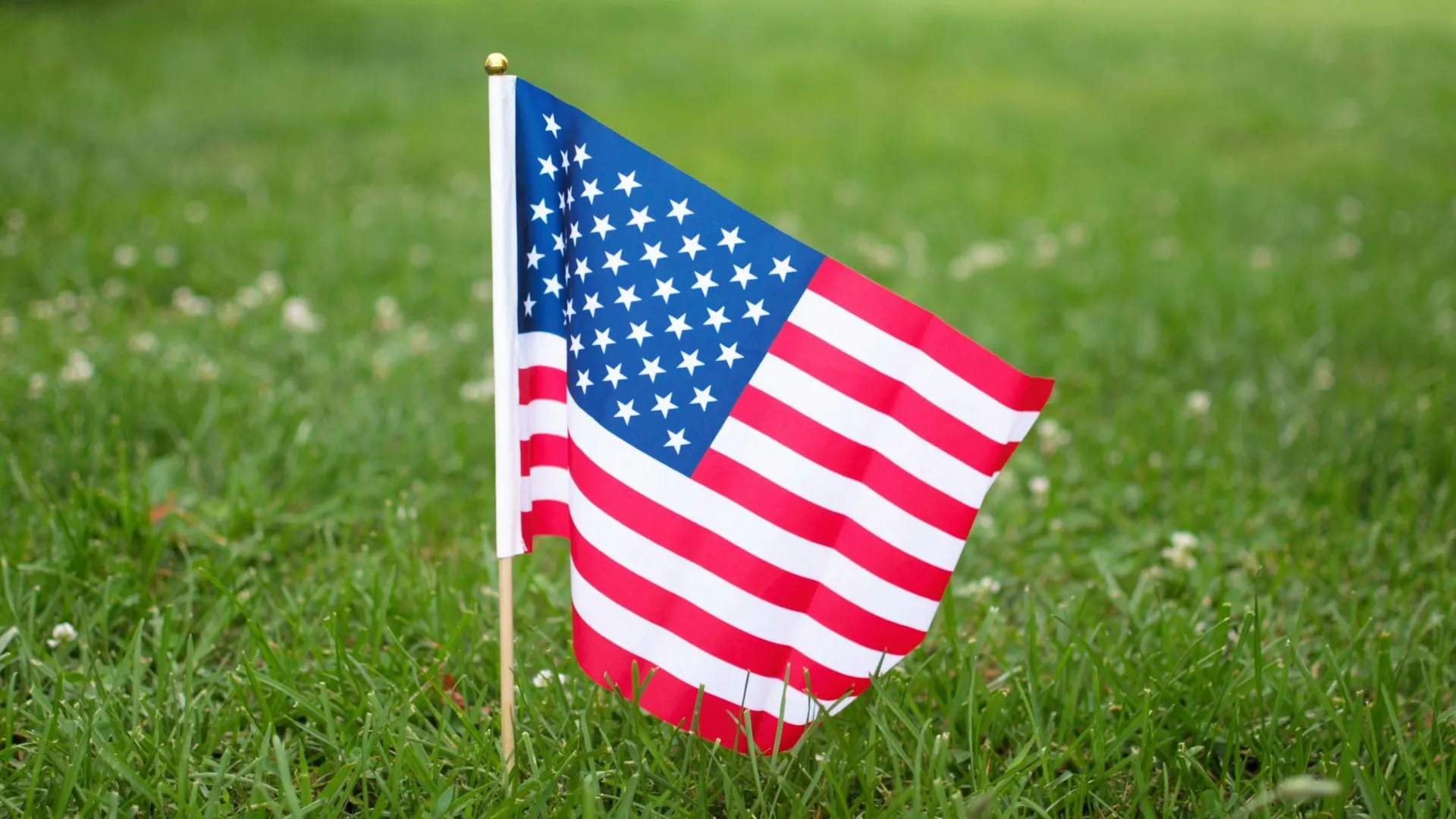 Flag of the United States-flights from the US to the Galápagos