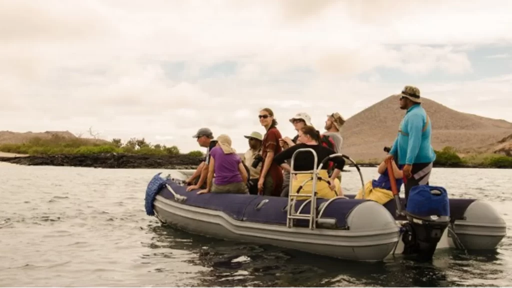 Guided boat tours-How many days do you need in Galapagos?