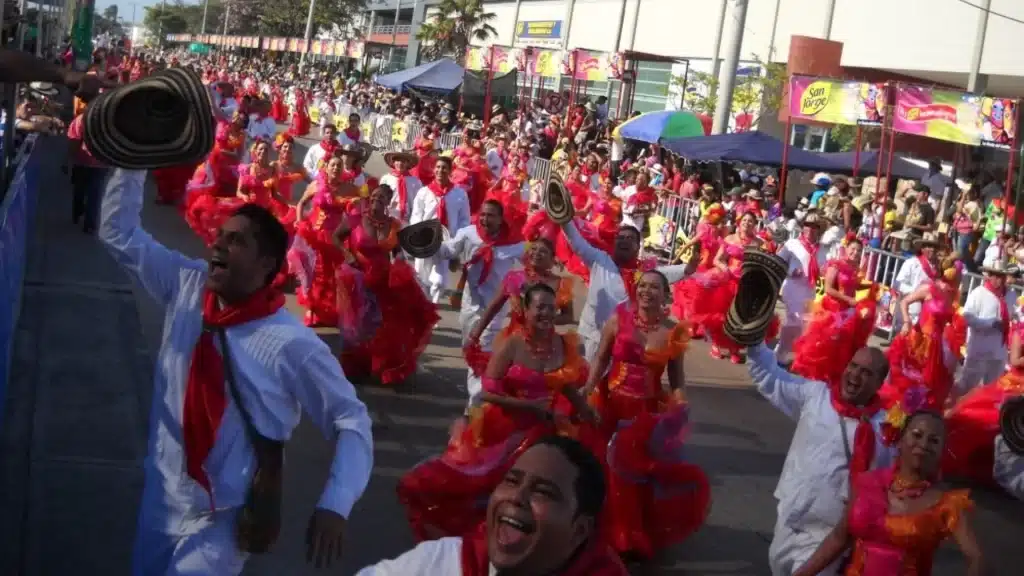Parades with traditional costumes at the Barranquilla Carnival-Barranquilla Carnival