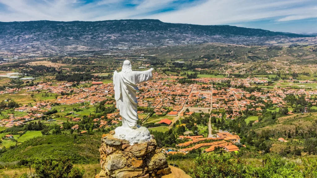 View from El Santo viewpoint with the sculpture of Christ facing the Leyva Valley- Villa de Leyva culture