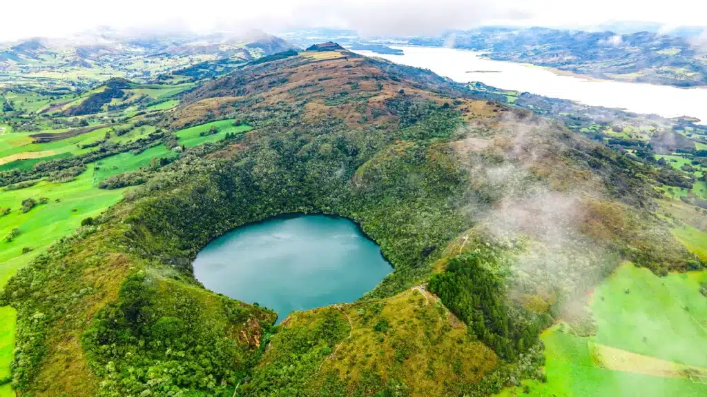 Quilotoa Lagoon, Ecuador-lakes and lagoons of South America